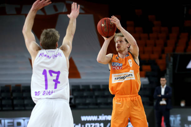 们在瞬息万 们在瞬息万